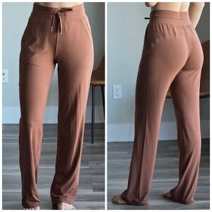 Lululemon Ready to Rulu Straight-Leg High-Rise Pant in Roasted Brown, Size 4